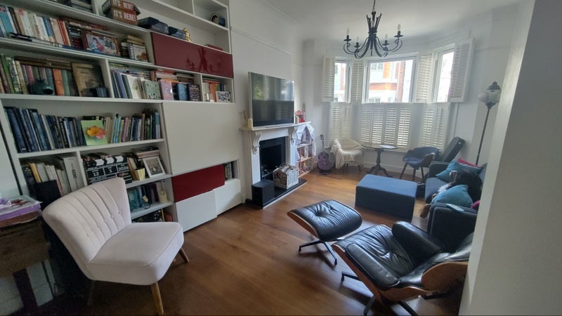 Room Mysore Road in Greater London