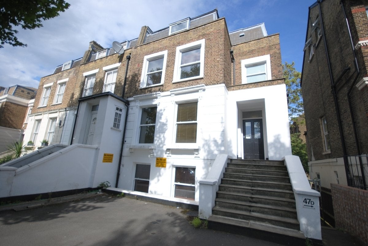 House Evelina Road in Greater London