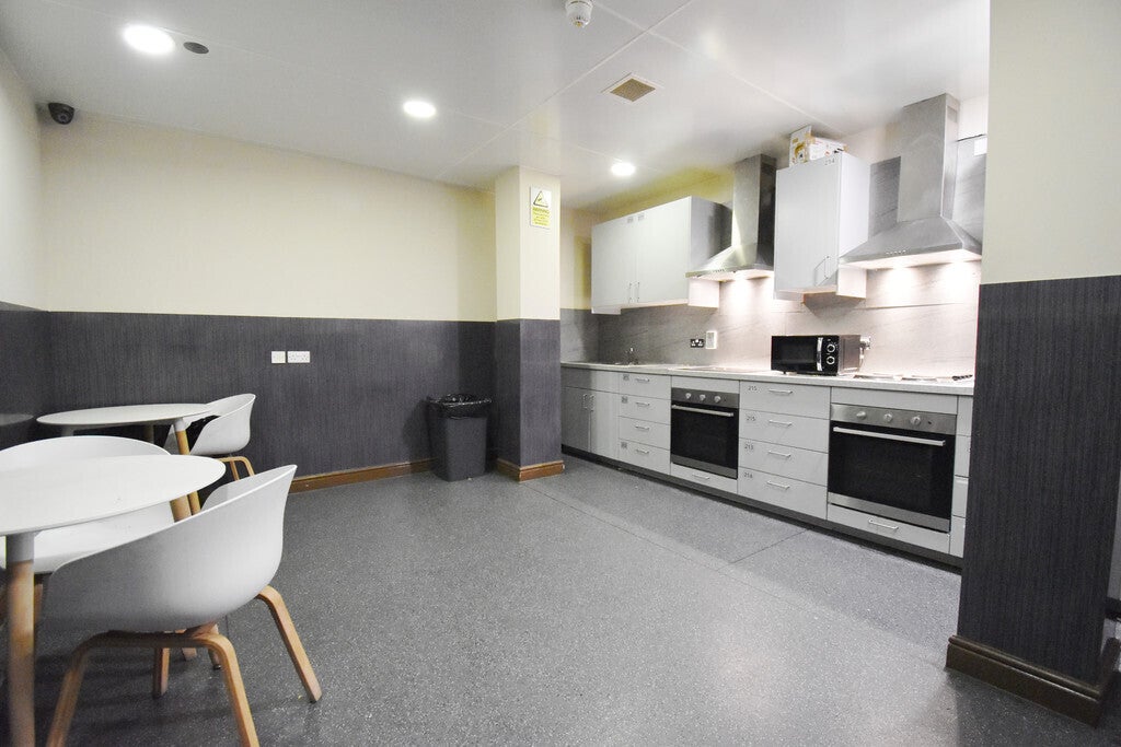 Room Smithford Way in Coventry