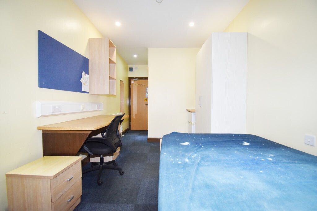 Room Smithford Way in Coventry