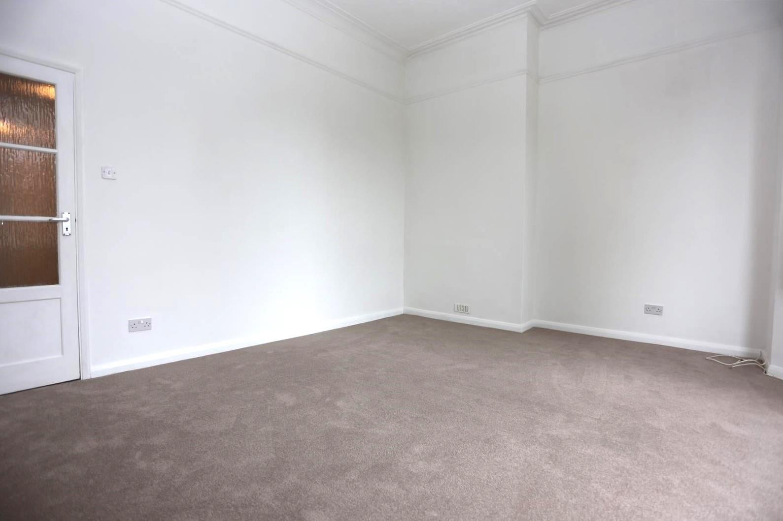 Flat Wilbury Gardens in Portslade by Sea