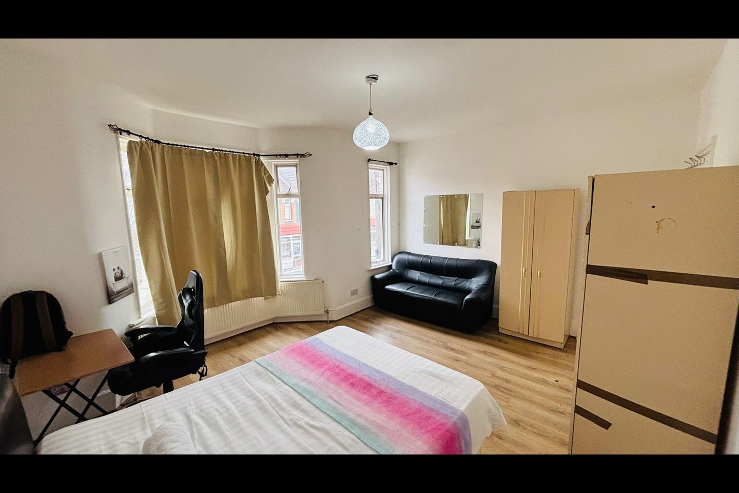 Room Seventh Avenue in Greater London