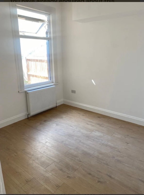 Room Wakefield Street in Greater London