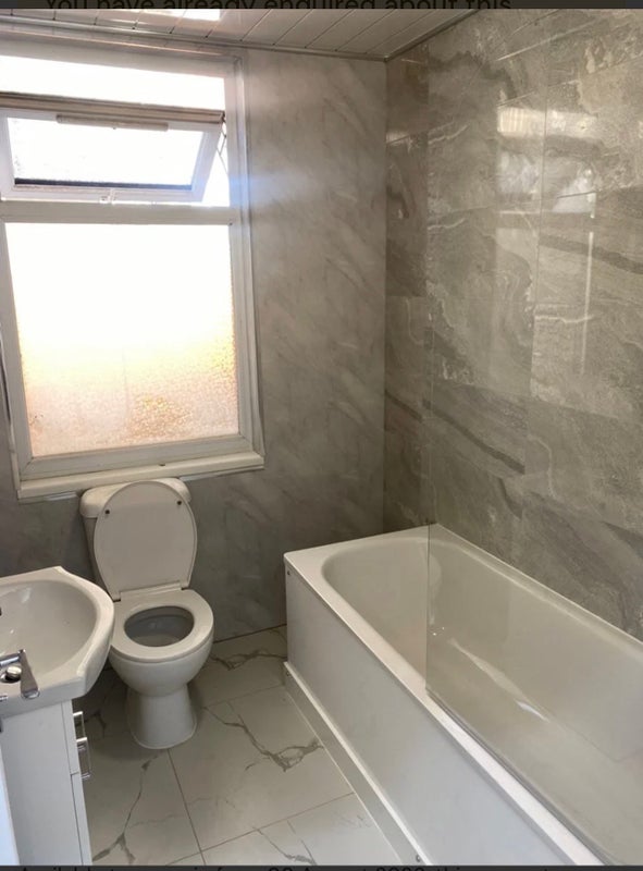 Room Wakefield Street in Greater London