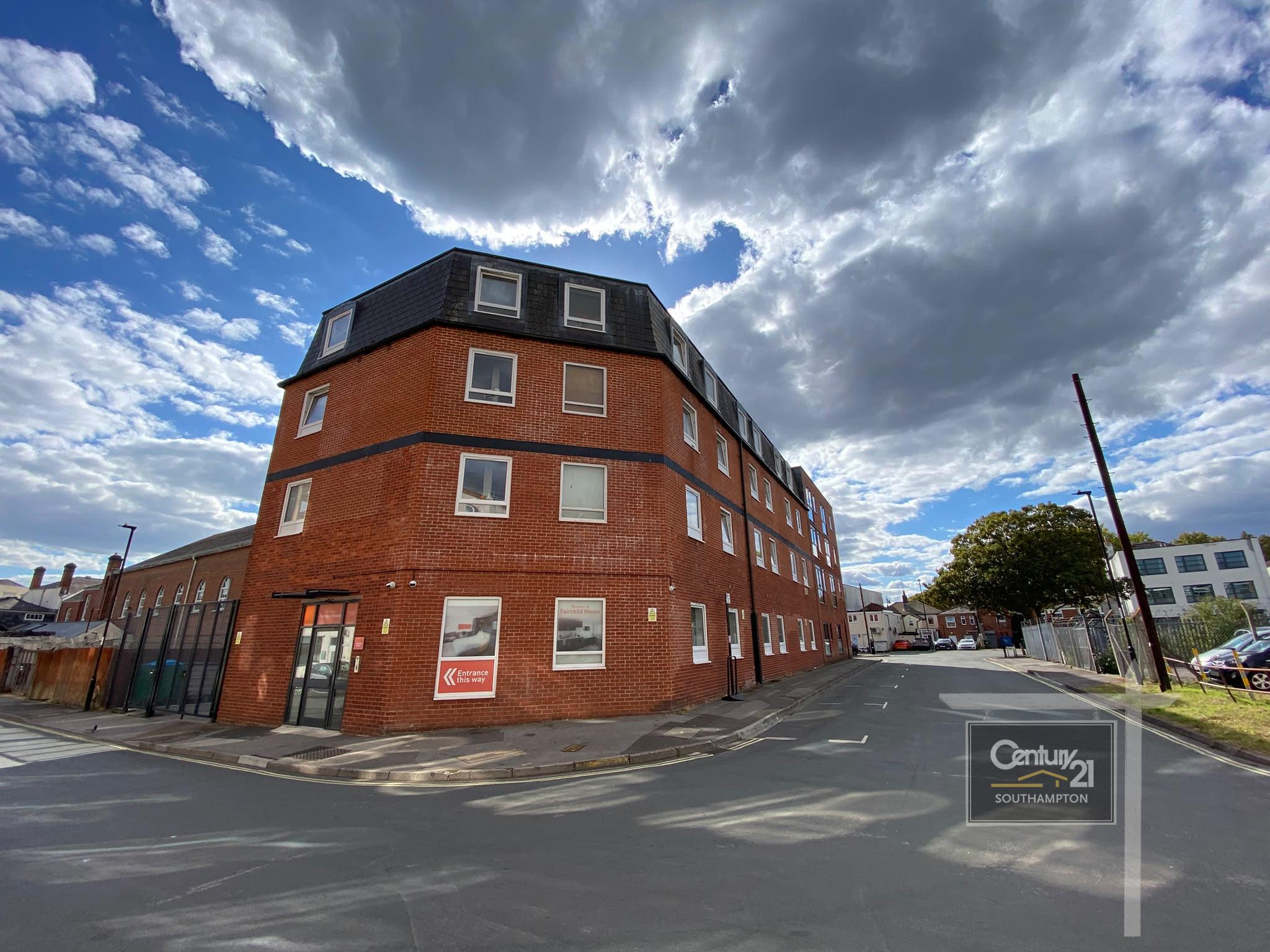 Flat Carlton Place in Southampton