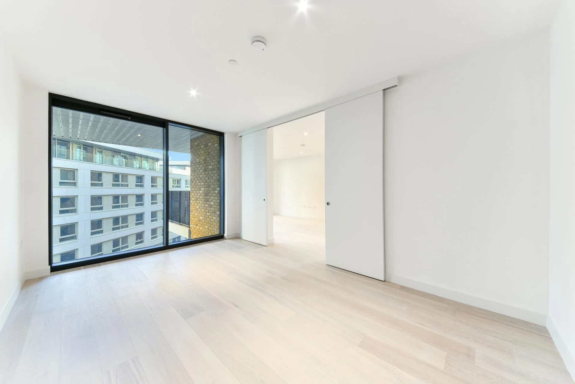Flat Starboard Way in Greater London