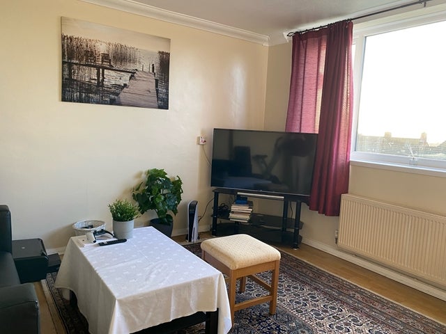 Room Bridespring Road in Exeter