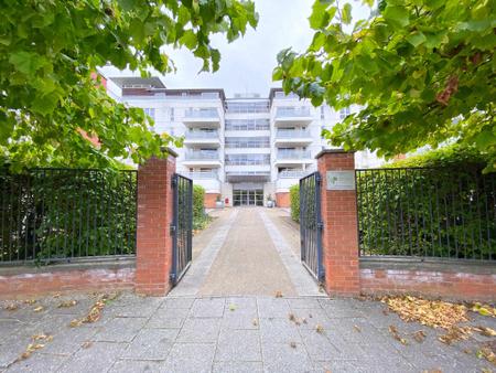 Flat Watkin Road in Leicester