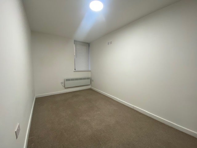 Flat Beecroft Road in Cannock Chase
