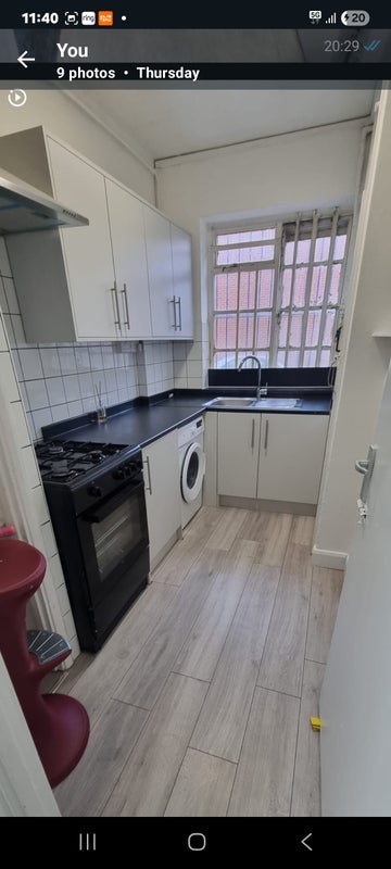 Room Tanner Street in Greater London