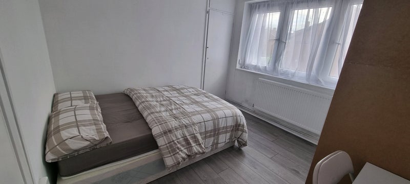 Room Tanner Street in Greater London