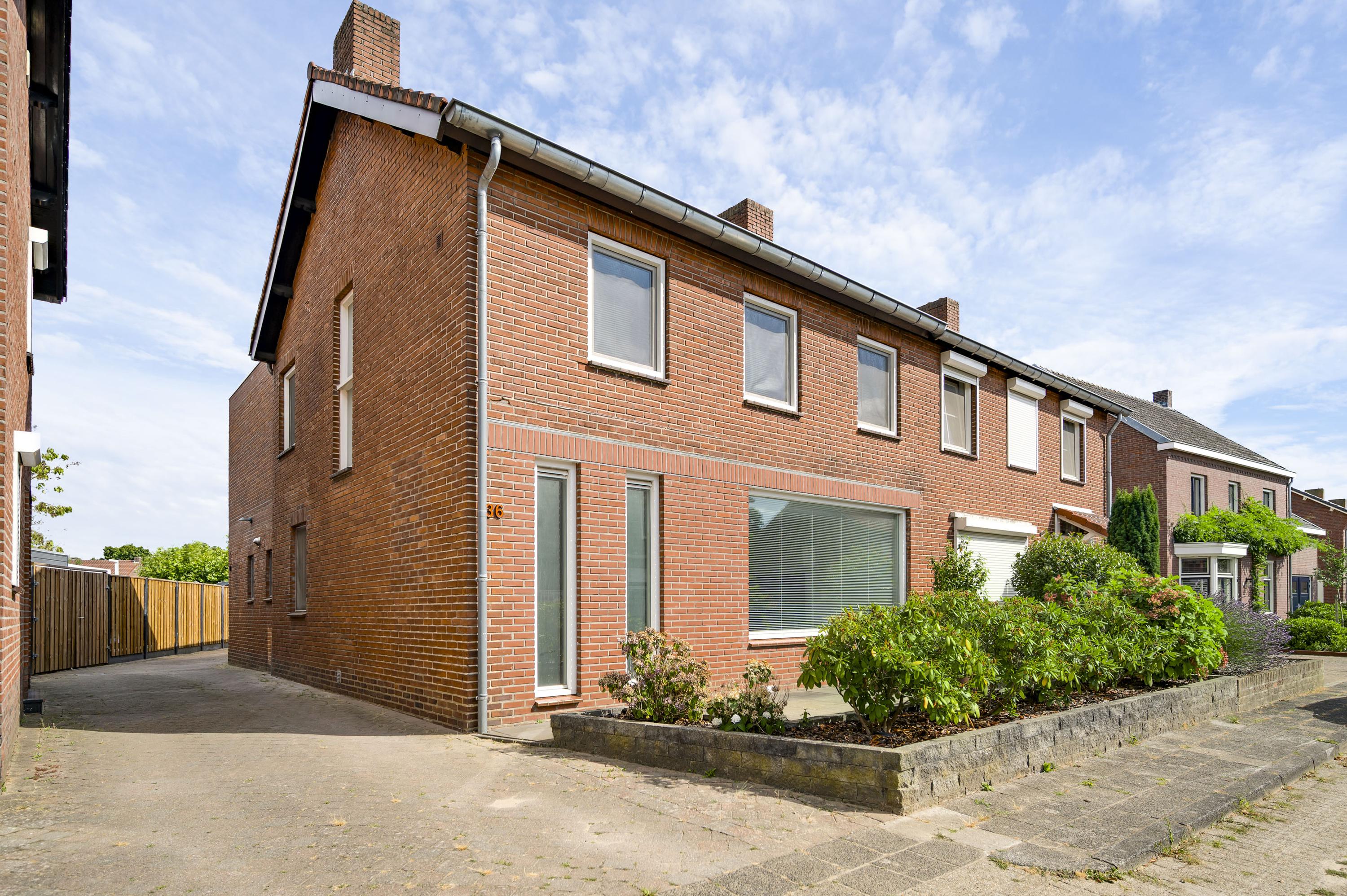 Huis Weergraaf 36 in Horn