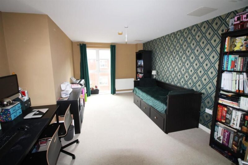 Flat Mereways in Metropolitan Borough of Solihull