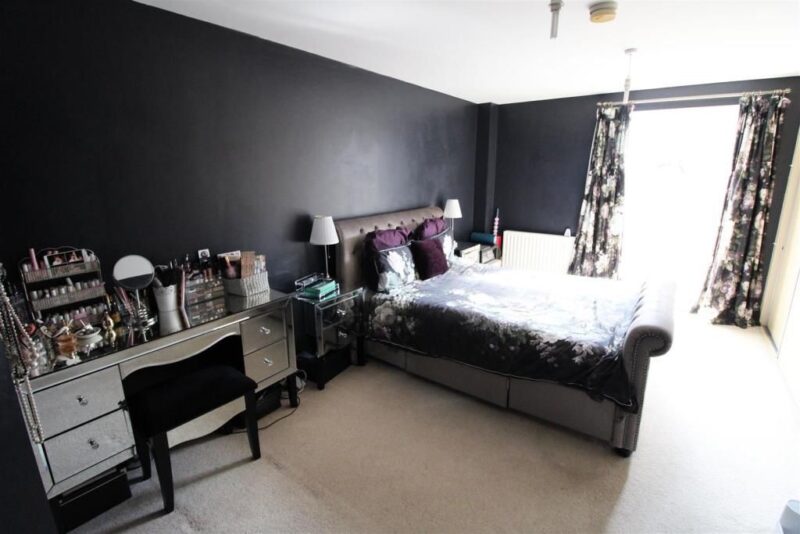 Flat Mereways in Metropolitan Borough of Solihull