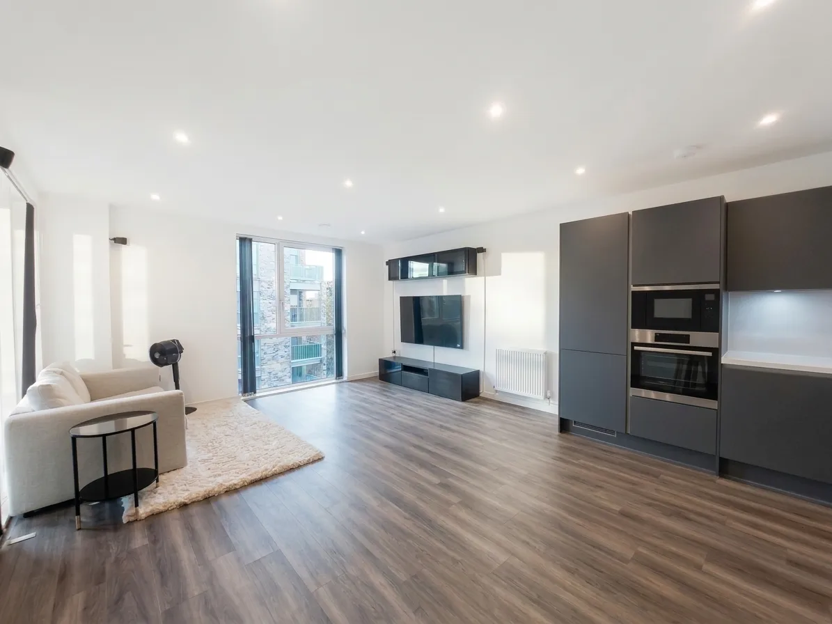 Flat Medawar Drive in Greater London