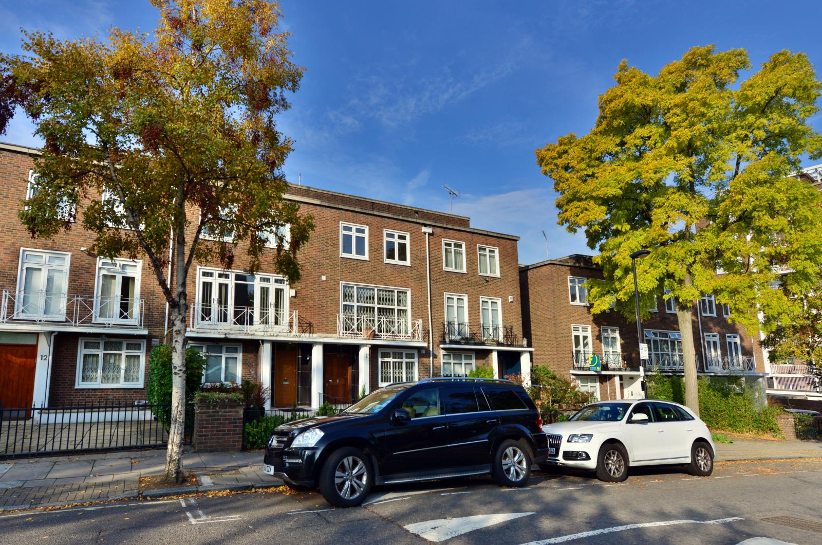 Flat Marlborough Hill in City of Westminster