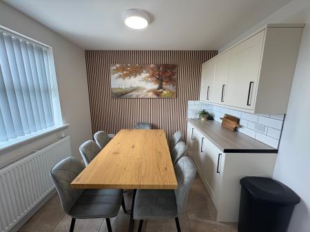 Room Chepstow Road in Corby