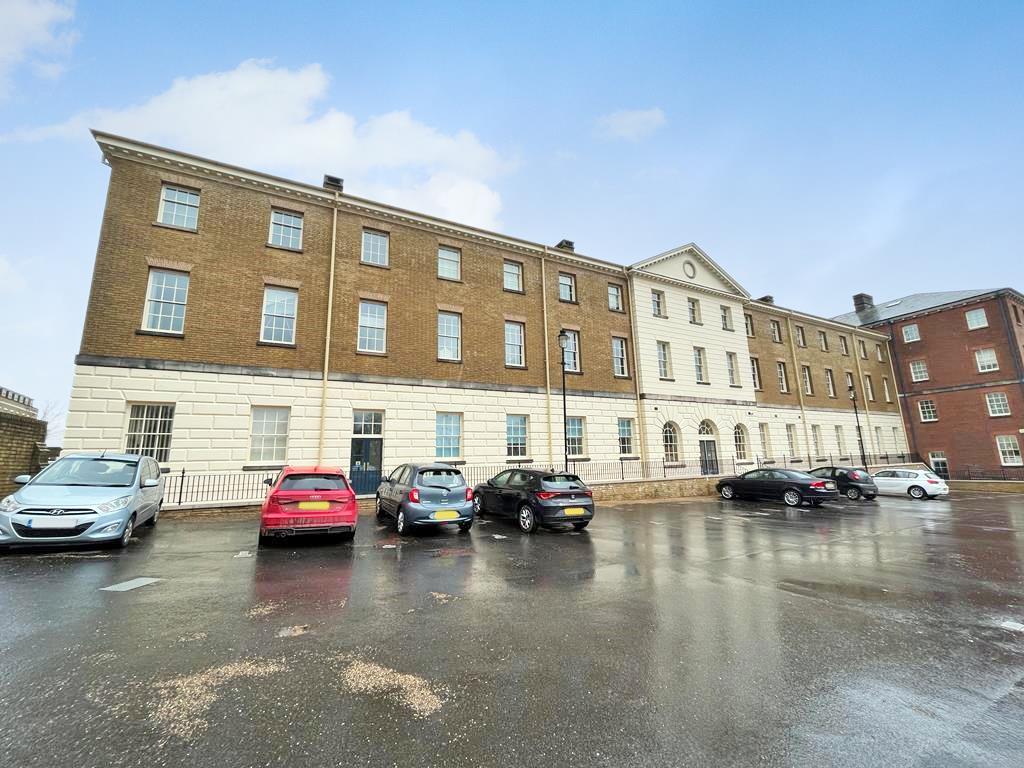 Flat Woodlands Crescent in Dorchester