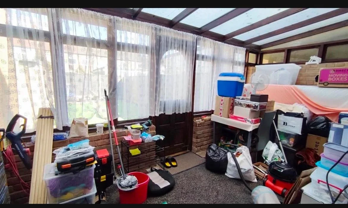 Room Sheringham Avenue in Greater London