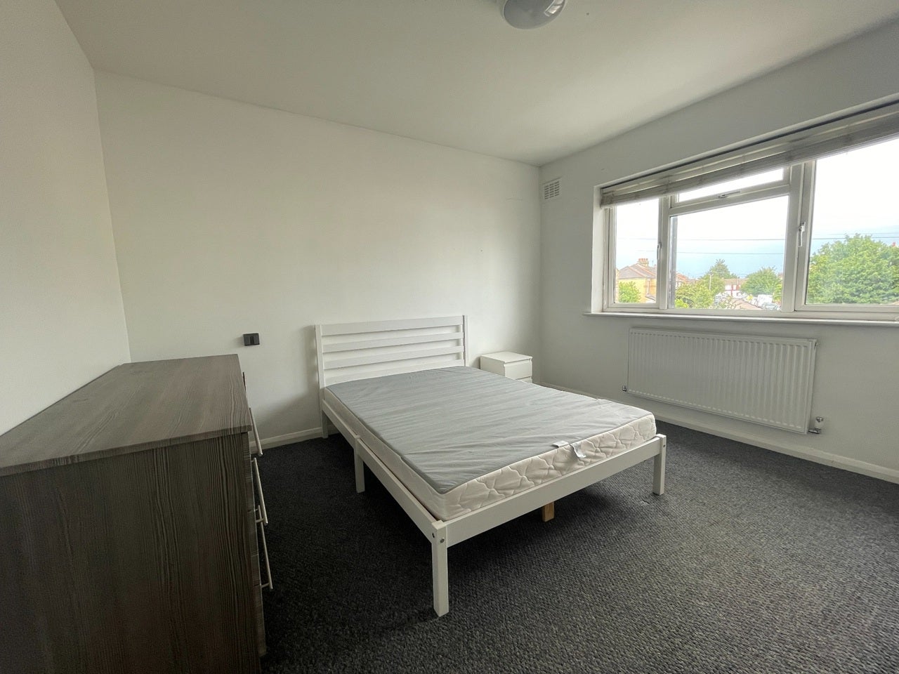 Room Eldon Road in Greater London