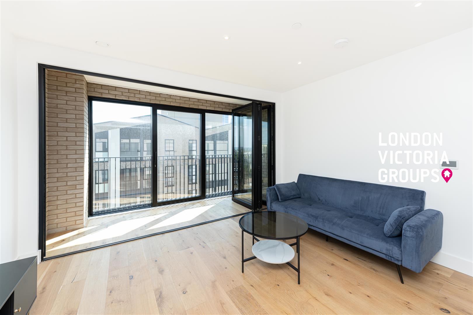Flat Worgan Street in Greater London