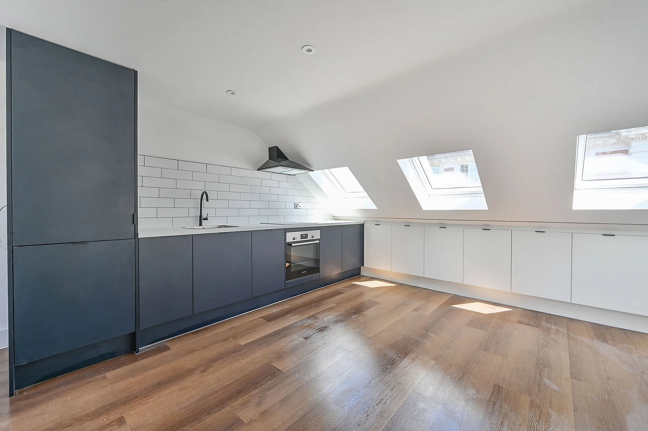 Flat Berrymead Gardens in Greater London