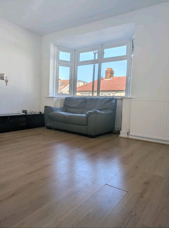 Room Gresham Road in Greater London