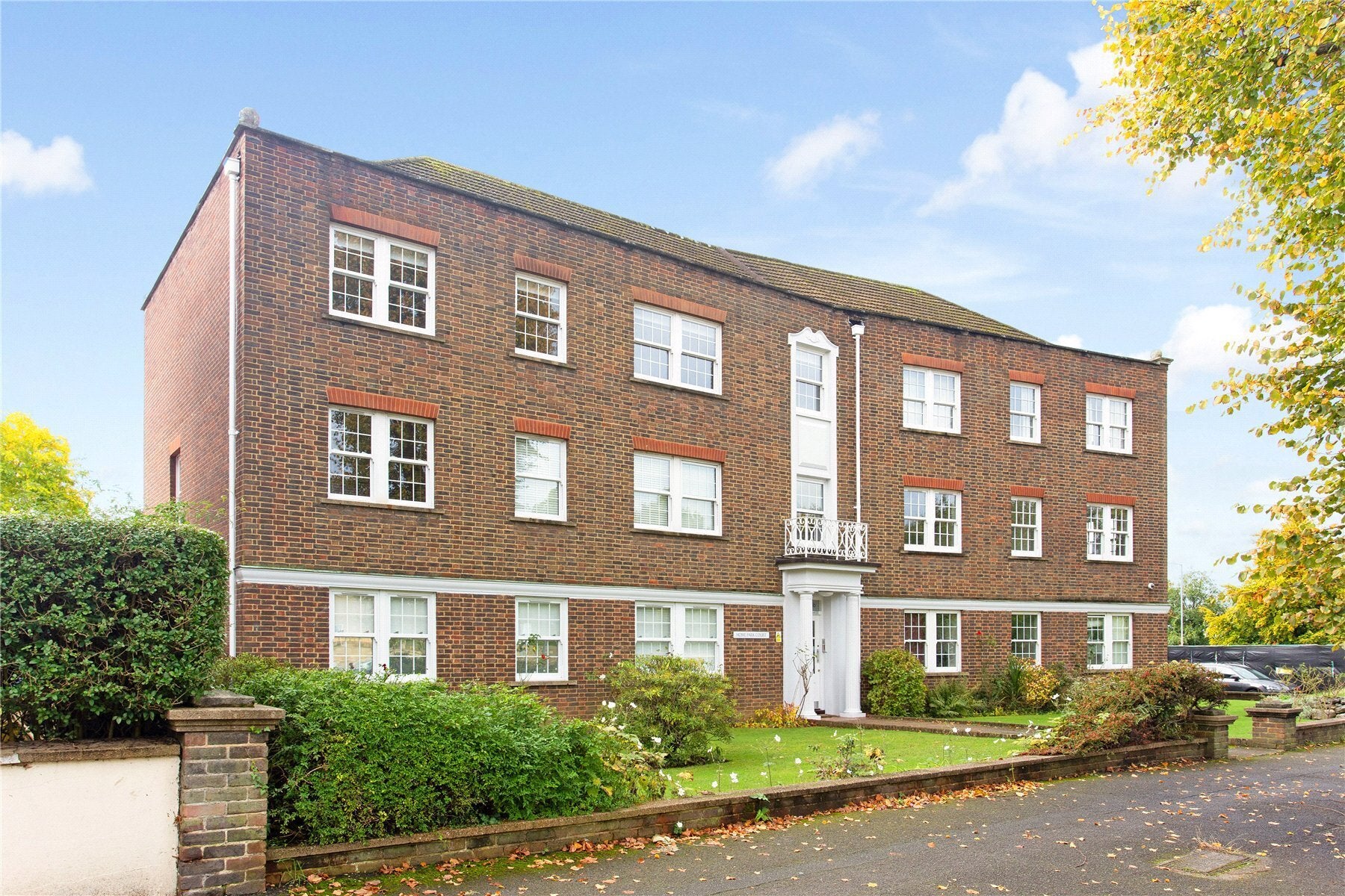 Flat Palace Road in Greater London