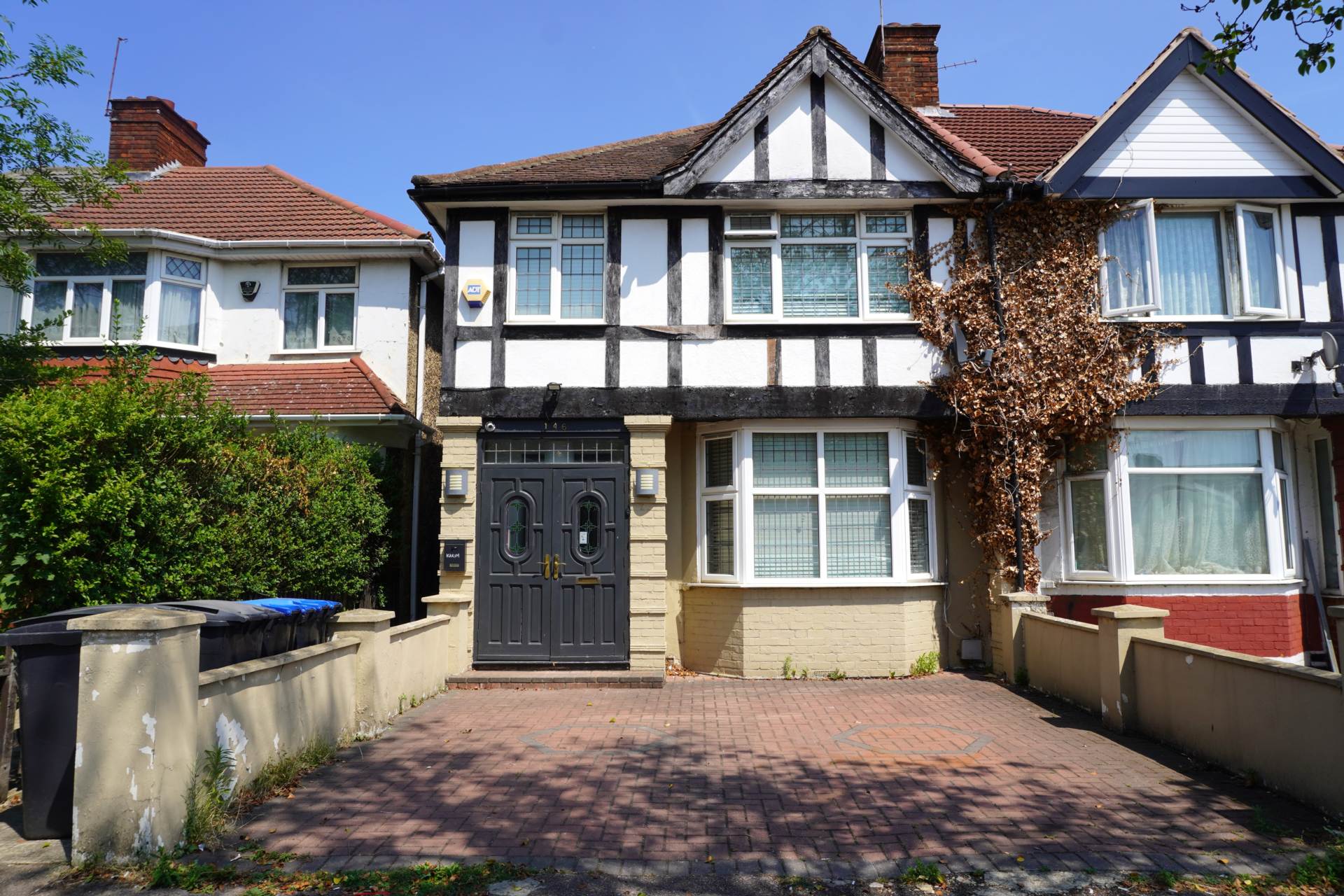 House Harrow Road in Greater London
