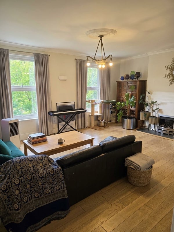 Room High Street in Greater London