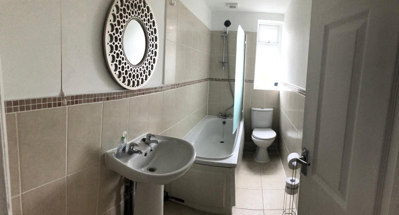 Room Netherfield Road in Sheffield