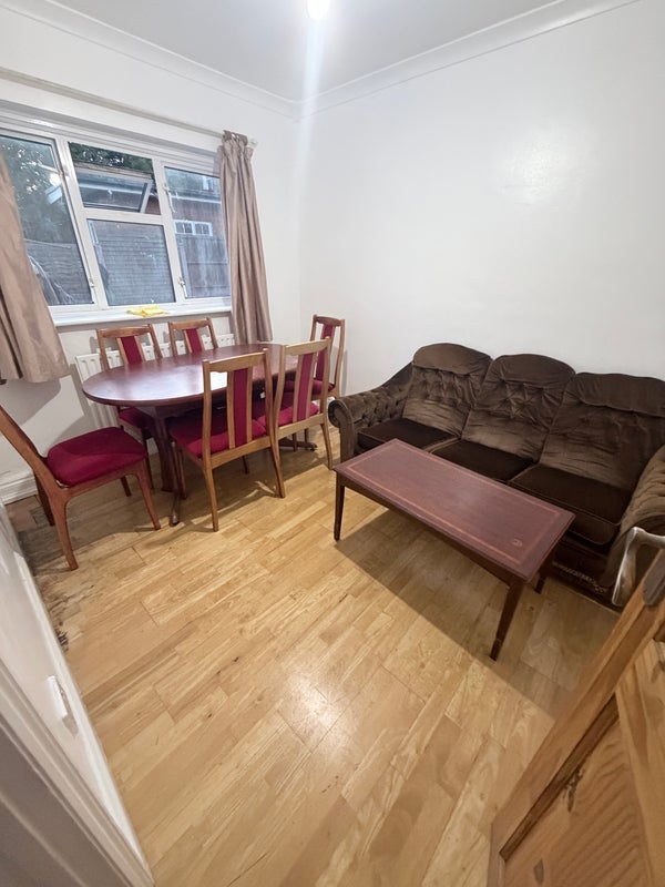 Room Lea Bridge Road in Greater London