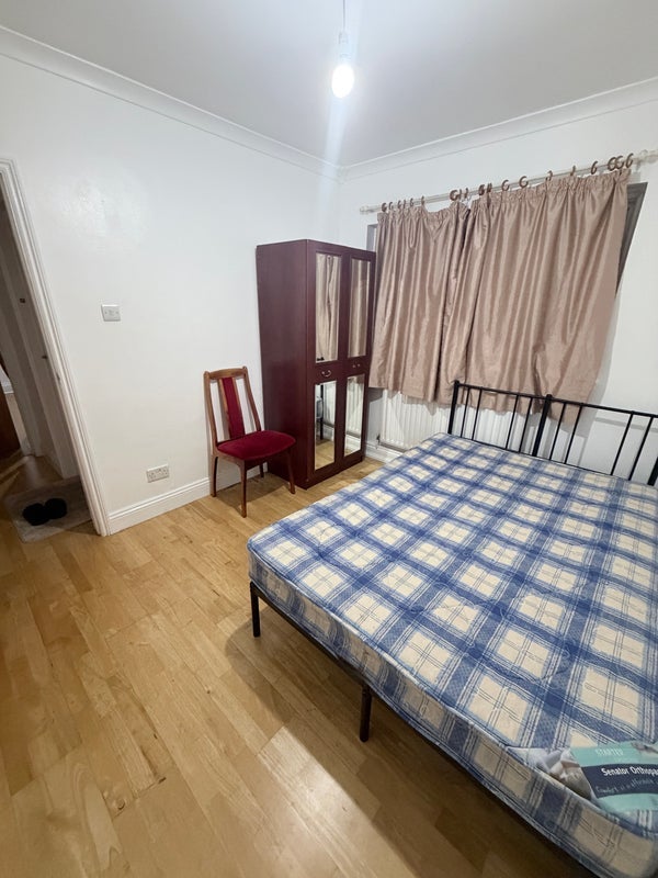 Room Lea Bridge Road in Greater London