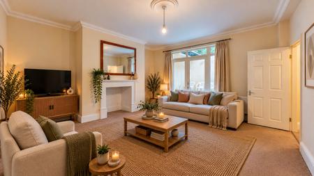 Flat First Avenue in Hove