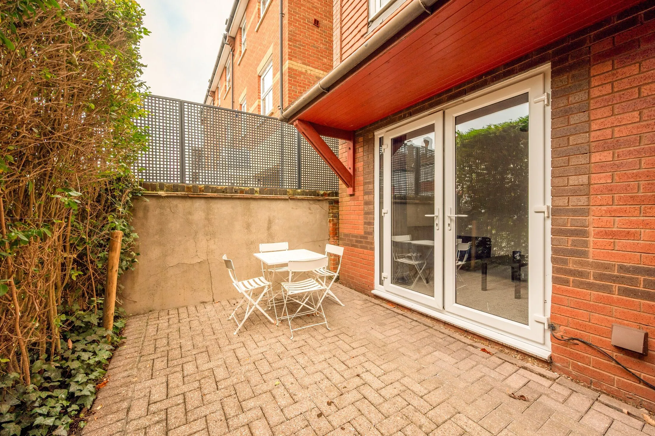 Flat Alwyne Road in Greater London