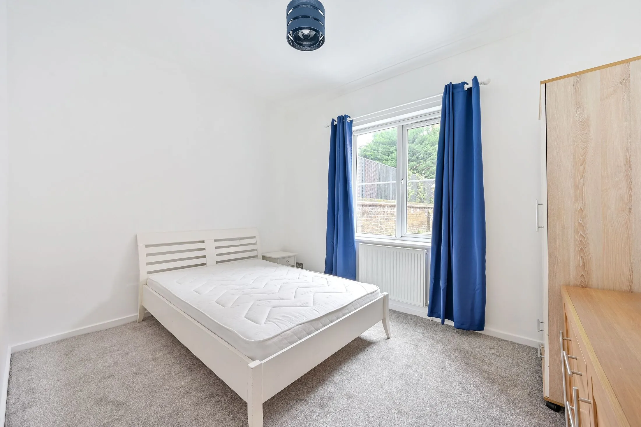 Flat Alwyne Road in Greater London