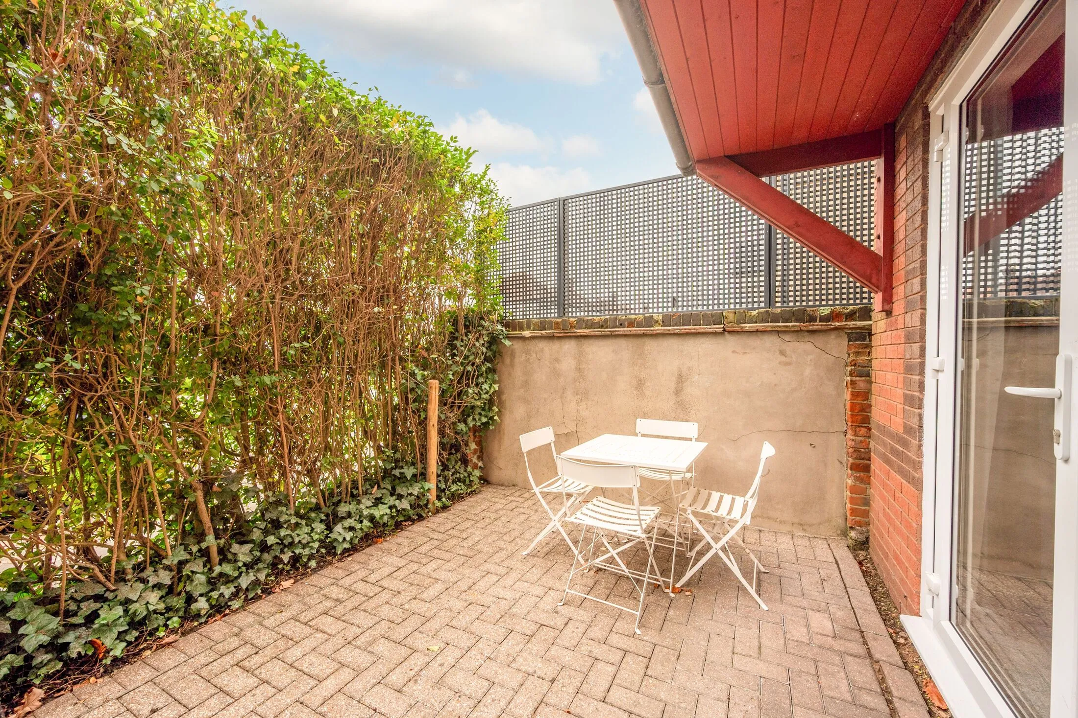 Flat Alwyne Road in Greater London