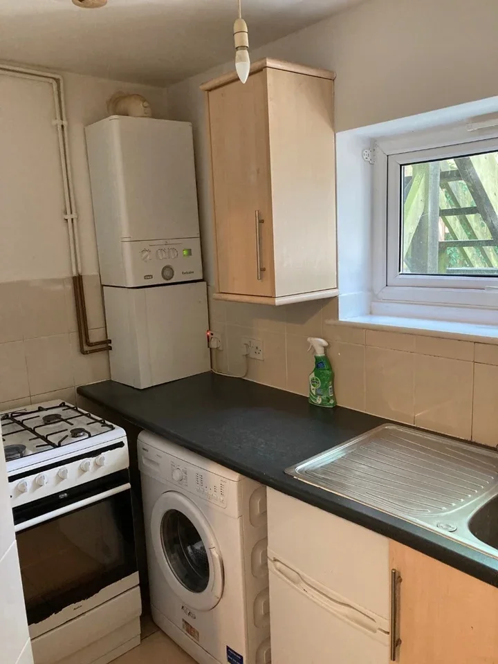 Flat Grove Road in Luton