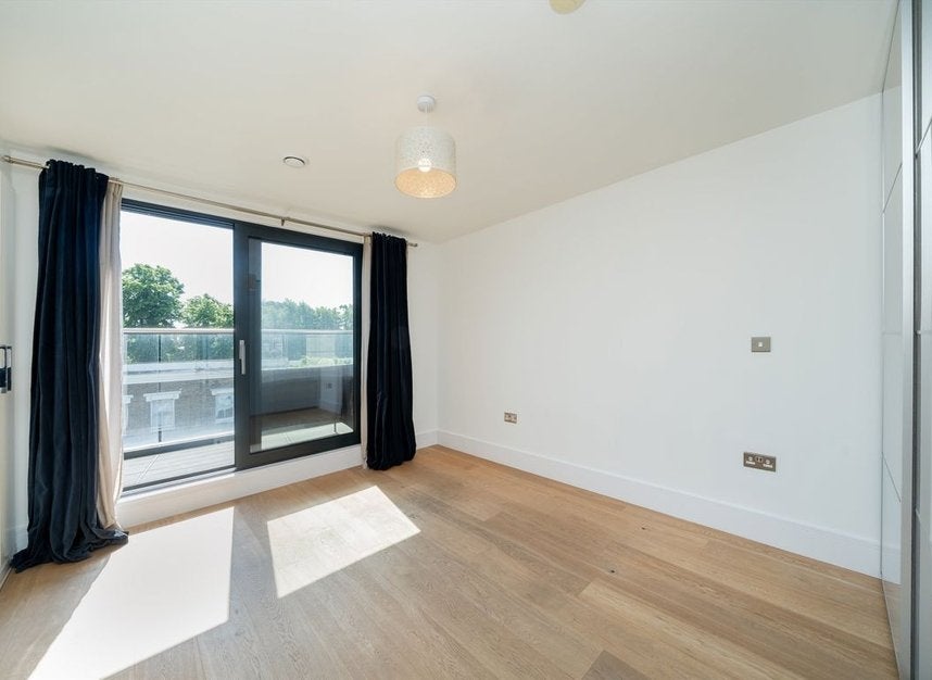 Flat Kilburn Park Road in Greater London