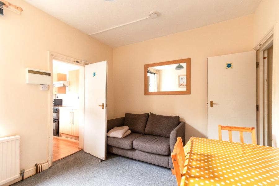 Room Connaught Road in Norwich