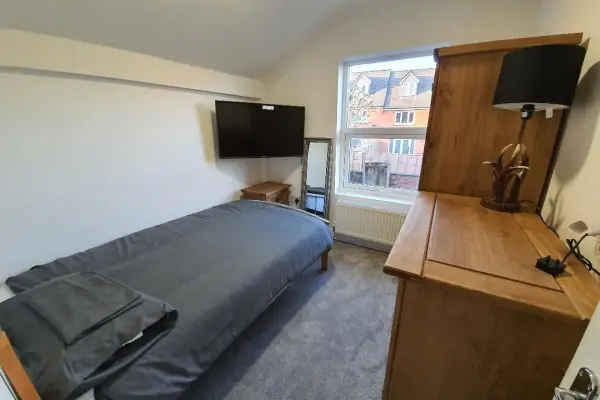 Room Salisbury Road in Wellingborough
