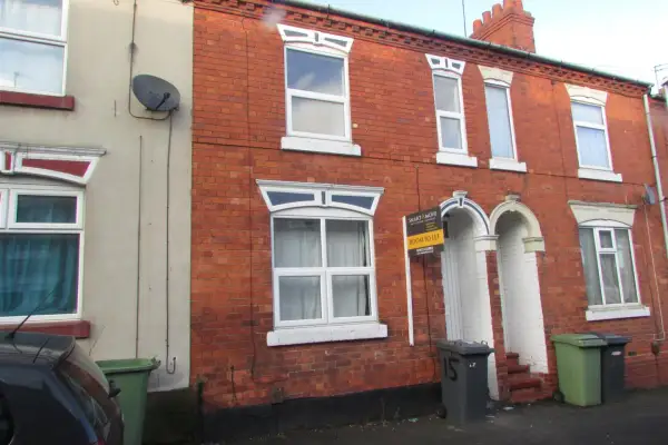 Room Salisbury Road in Wellingborough