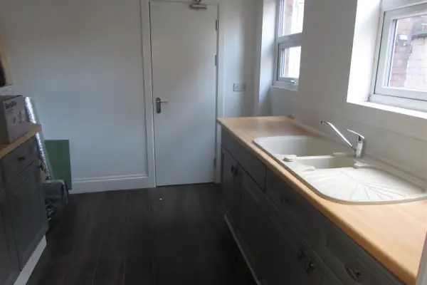 Room Salisbury Road in Wellingborough