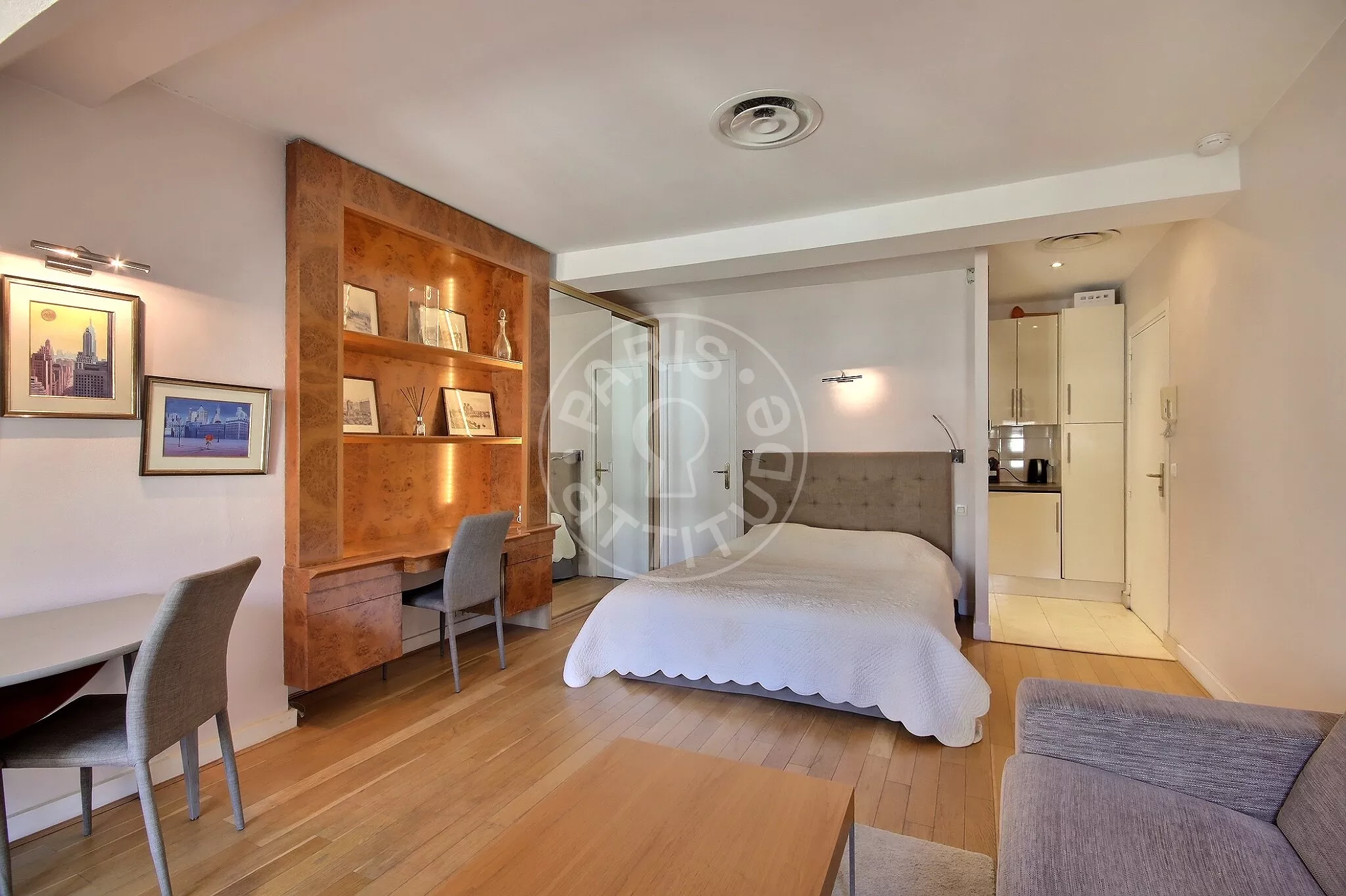 Appartement Rue de Berri à Paris