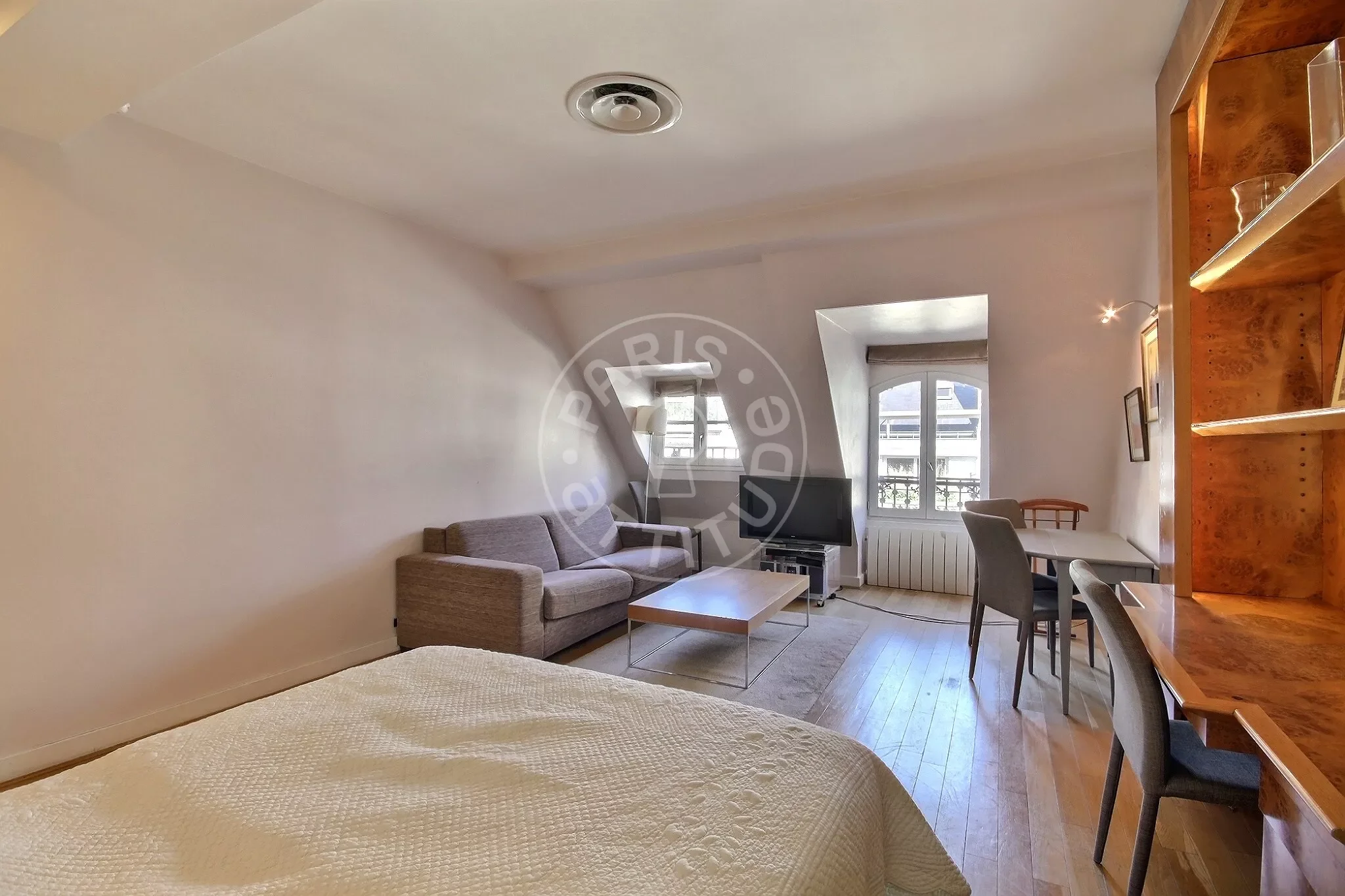 Appartement Rue de Berri à Paris