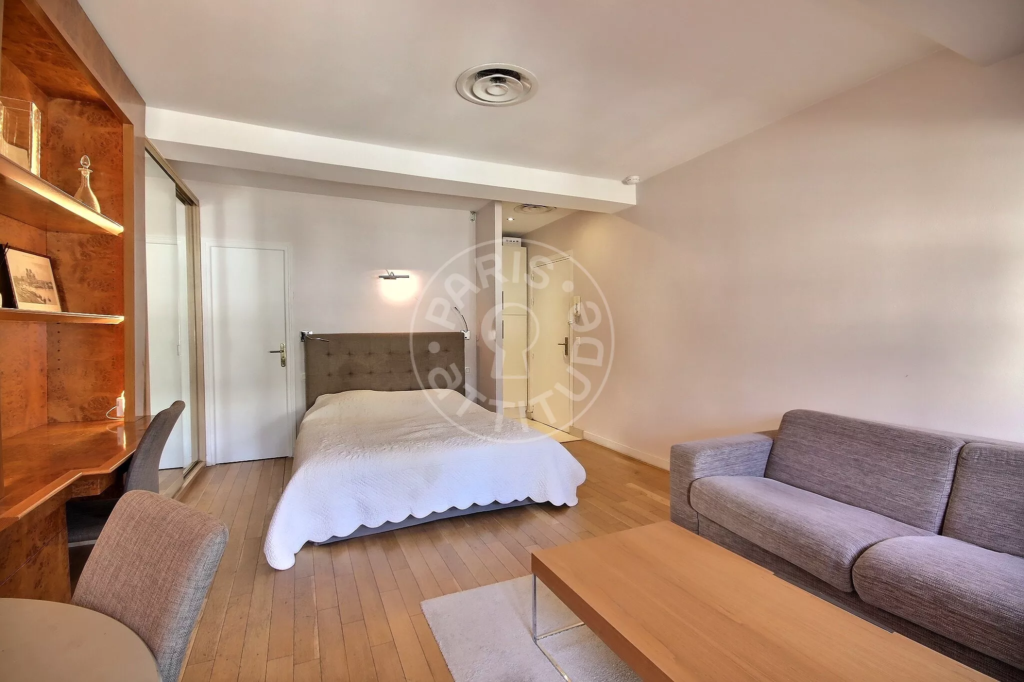 Appartement Rue de Berri à Paris