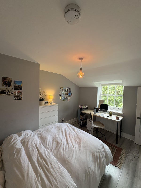 Room Jubilee Street in Greater London