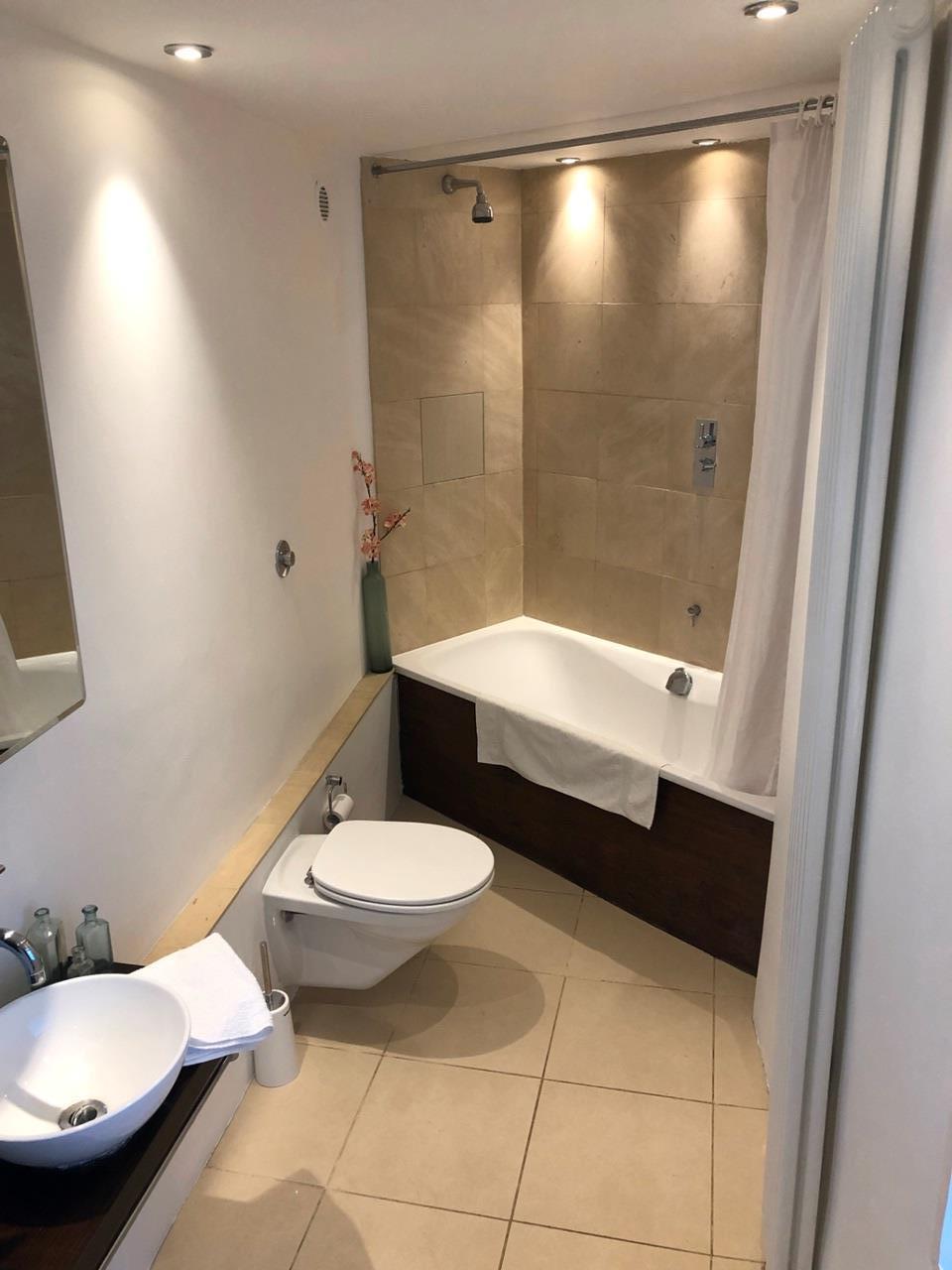 Flat Prescott Place in Greater London