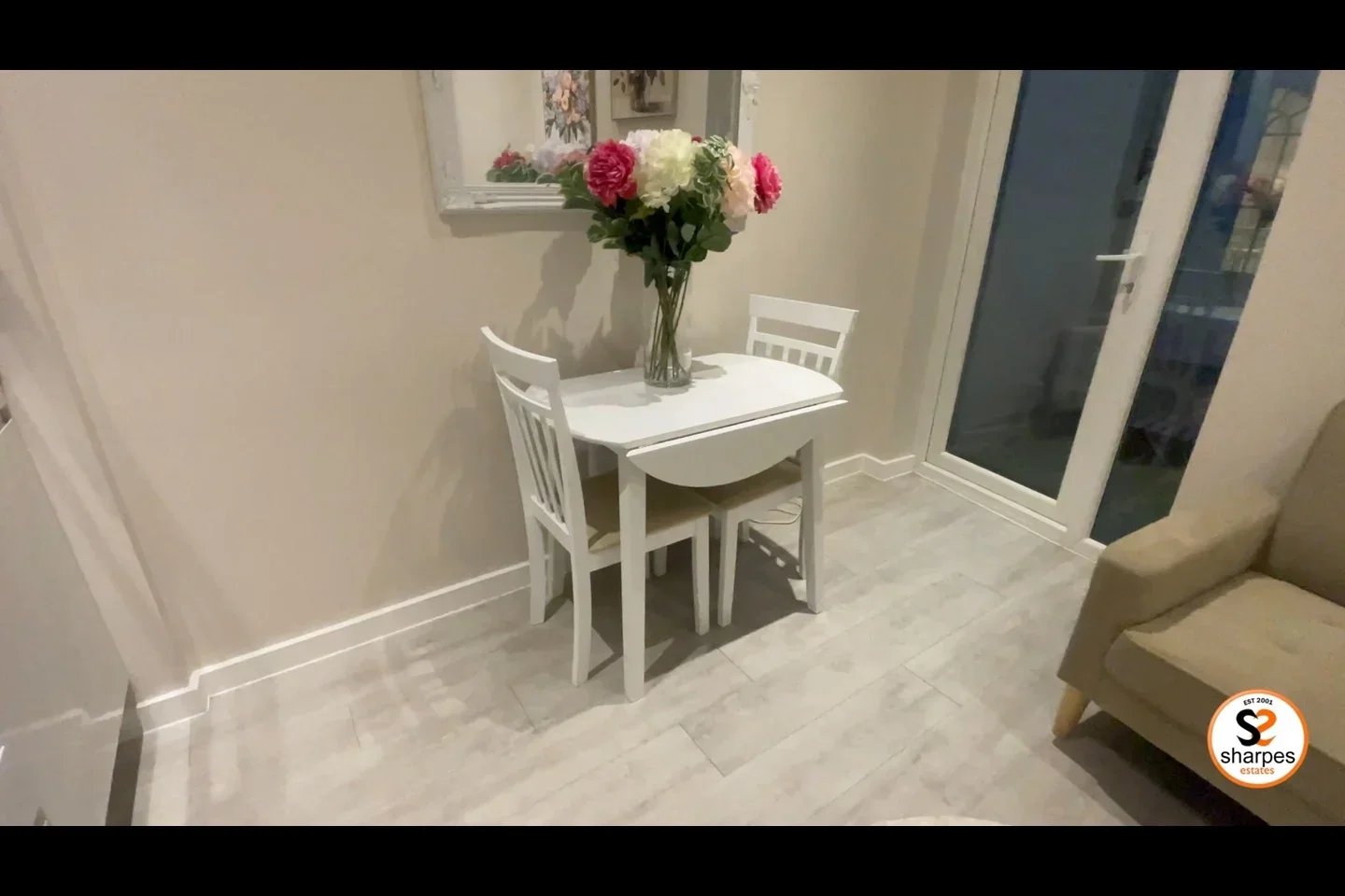 Flat Haydons Road in Greater London