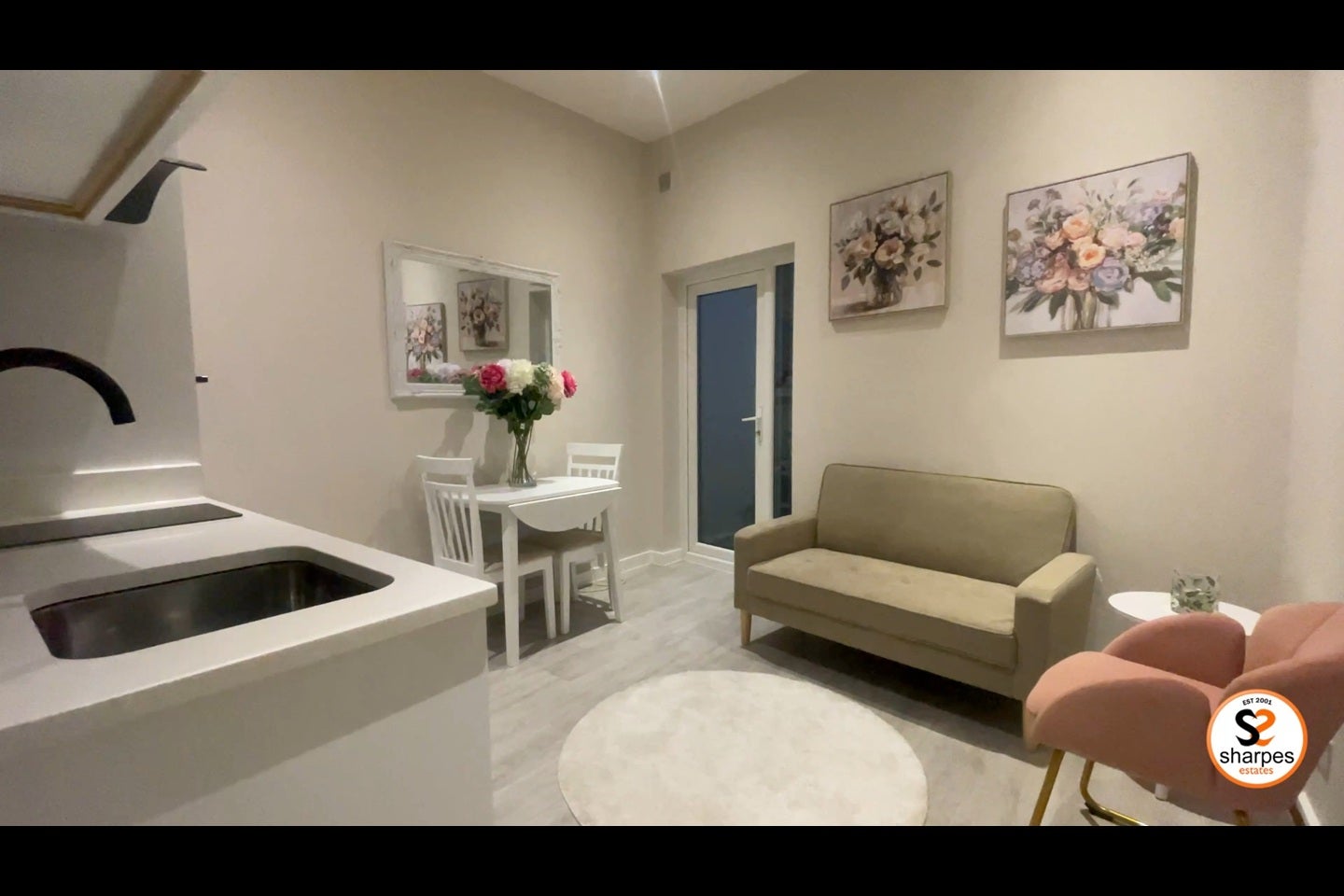 Flat Haydons Road in Greater London